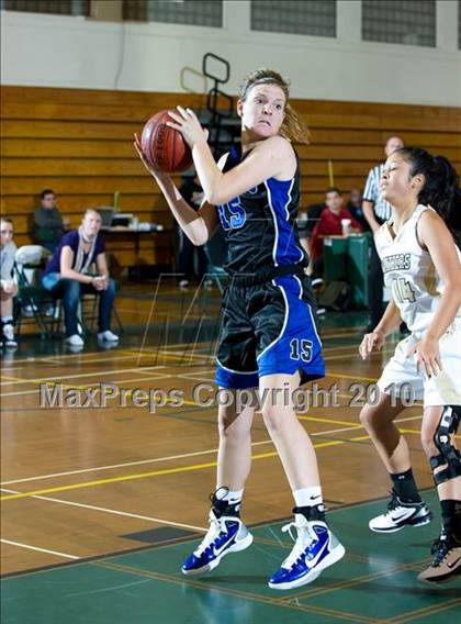 Thumbnail 1 in Palos Verdes Peninsula vs. Dana Hills (Santa Barbara Tournament of Champions) photogallery.