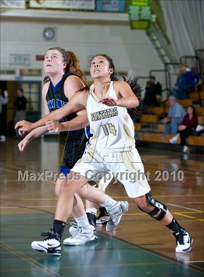 Thumbnail 2 in Palos Verdes Peninsula vs. Dana Hills (Santa Barbara Tournament of Champions) photogallery.