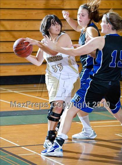 Thumbnail 2 in Palos Verdes Peninsula vs. Dana Hills (Santa Barbara Tournament of Champions) photogallery.