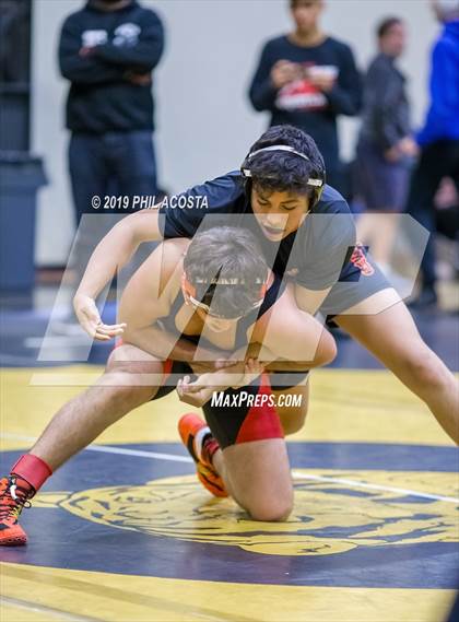 Thumbnail 3 in 24th Sam DeJohn Invitational Tournament photogallery.