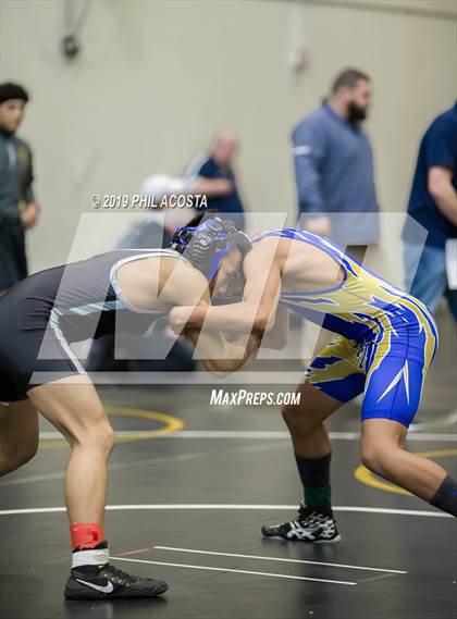 Thumbnail 3 in 24th Sam DeJohn Invitational Tournament photogallery.