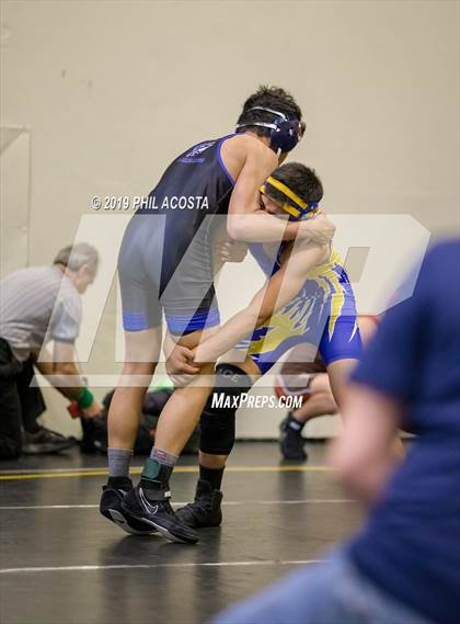 Thumbnail 2 in 24th Sam DeJohn Invitational Tournament photogallery.