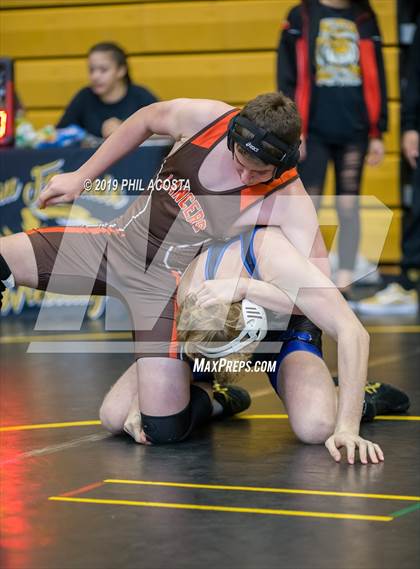 Thumbnail 3 in 24th Sam DeJohn Invitational Tournament photogallery.