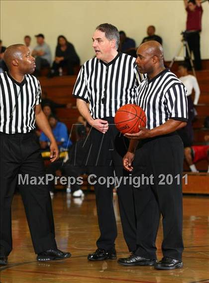 Thumbnail 3 in Torrey Pines vs. Windward (Fairfax State Preview Classic) photogallery.