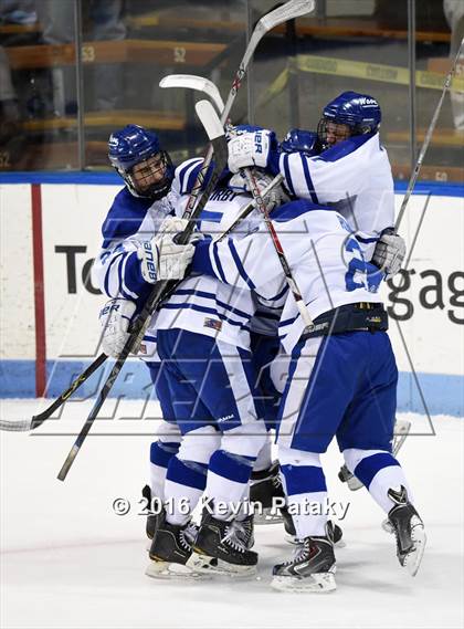 Thumbnail 2 in Fairfield Prep vs. Darien (CIAC D1 Final) photogallery.