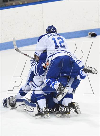 Thumbnail 3 in Fairfield Prep vs. Darien (CIAC D1 Final) photogallery.