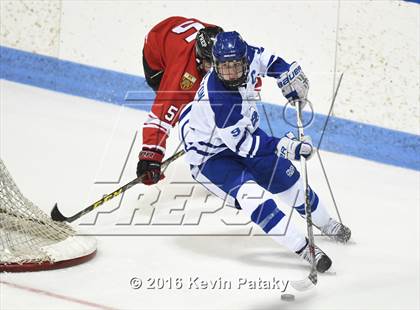 Thumbnail 1 in Fairfield Prep vs. Darien (CIAC D1 Final) photogallery.