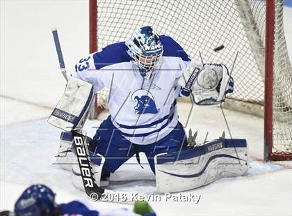 Thumbnail 2 in Fairfield Prep vs. Darien (CIAC D1 Final) photogallery.