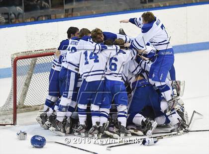 Thumbnail 2 in Fairfield Prep vs. Darien (CIAC D1 Final) photogallery.