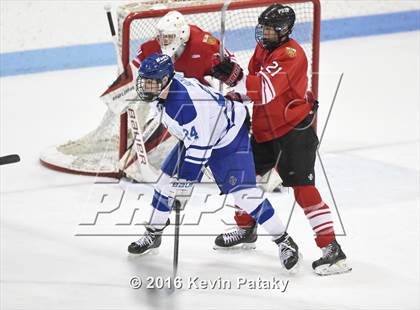 Thumbnail 3 in Fairfield Prep vs. Darien (CIAC D1 Final) photogallery.