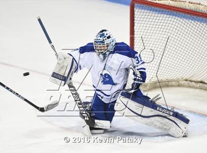 Thumbnail 2 in Fairfield Prep vs. Darien (CIAC D1 Final) photogallery.