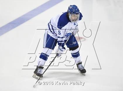 Thumbnail 2 in Fairfield Prep vs. Darien (CIAC D1 Final) photogallery.