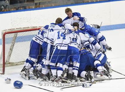 Thumbnail 2 in Fairfield Prep vs. Darien (CIAC D1 Final) photogallery.