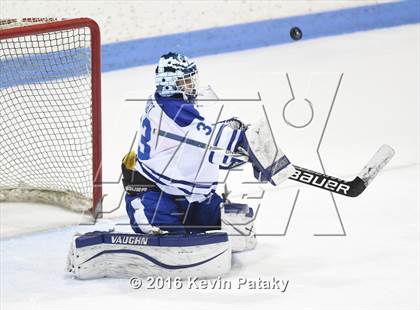 Thumbnail 3 in Fairfield Prep vs. Darien (CIAC D1 Final) photogallery.