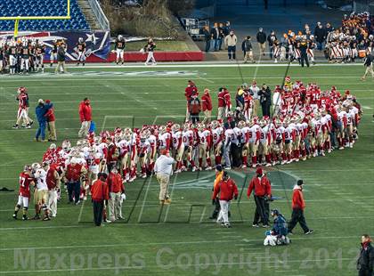 Thumbnail 2 in Everett vs. Barnstable (MIAA Division 1A East Final) photogallery.
