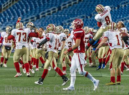 Thumbnail 3 in Everett vs. Barnstable (MIAA Division 1A East Final) photogallery.