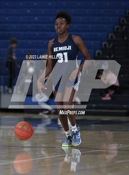 Thumbnail 1 in Bemidji vs. Mounds View photogallery.