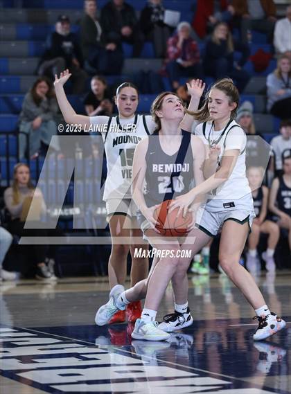 Thumbnail 1 in Bemidji vs. Mounds View photogallery.