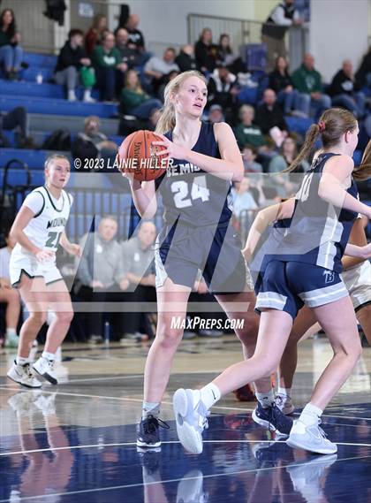 Thumbnail 1 in Bemidji vs. Mounds View photogallery.