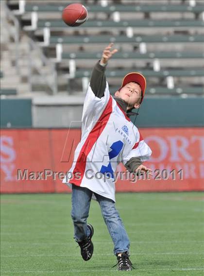Thumbnail 2 in Campolindo vs. Washington Union (CIF State D3 Final) photogallery.