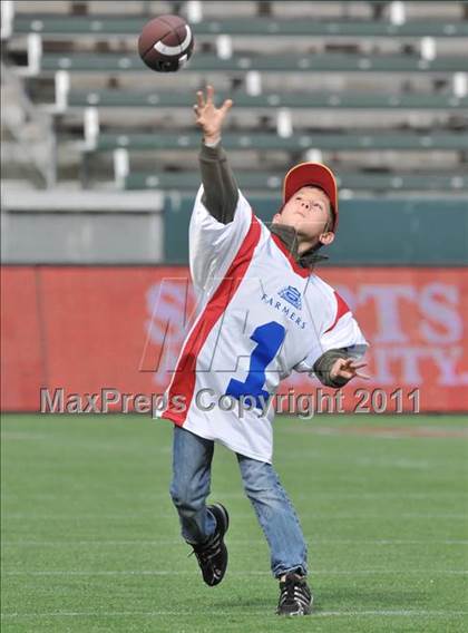 Thumbnail 3 in Campolindo vs. Washington Union (CIF State D3 Final) photogallery.