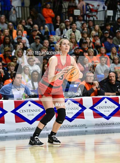 Thumbnail 2 in Nashville vs. Farmington (AAA 4A State Final) photogallery.