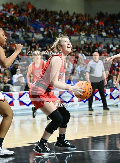 Thumbnail 1 in Nashville vs. Farmington (AAA 4A State Final) photogallery.