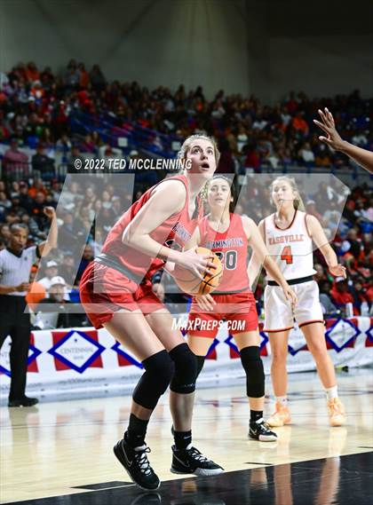 Thumbnail 2 in Nashville vs. Farmington (AAA 4A State Final) photogallery.