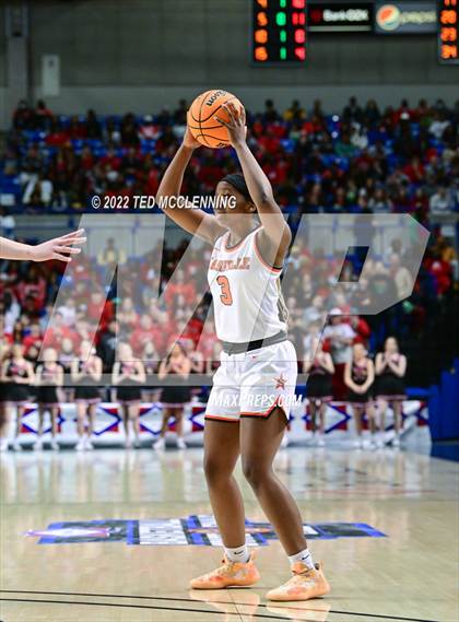 Thumbnail 1 in Nashville vs. Farmington (AAA 4A State Final) photogallery.