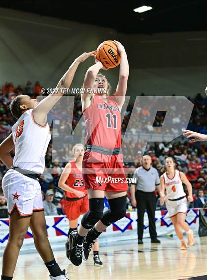 Thumbnail 2 in Nashville vs. Farmington (AAA 4A State Final) photogallery.
