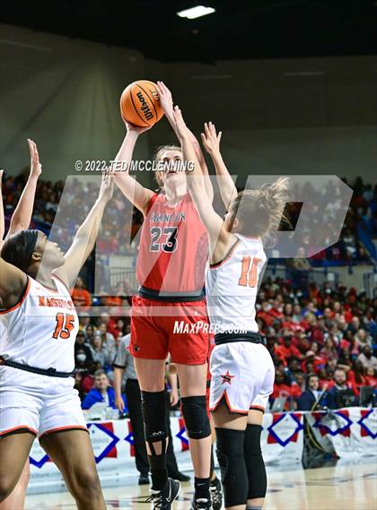 Thumbnail 2 in Nashville vs. Farmington (AAA 4A State Final) photogallery.