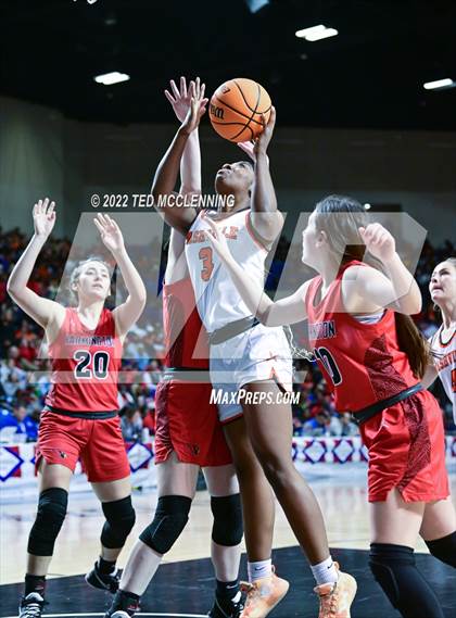 Thumbnail 1 in Nashville vs. Farmington (AAA 4A State Final) photogallery.