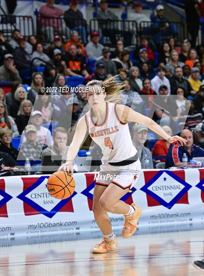 Thumbnail 3 in Nashville vs. Farmington (AAA 4A State Final) photogallery.