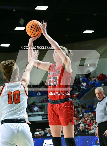 Thumbnail 2 in Nashville vs. Farmington (AAA 4A State Final) photogallery.