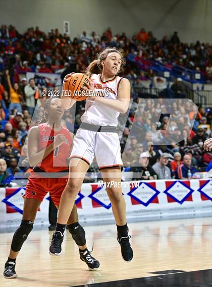 Thumbnail 3 in Nashville vs. Farmington (AAA 4A State Final) photogallery.