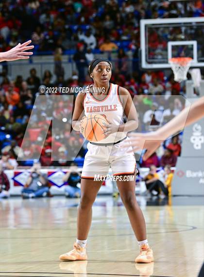 Thumbnail 3 in Nashville vs. Farmington (AAA 4A State Final) photogallery.