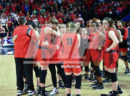 Thumbnail 1 in Nashville vs. Farmington (AAA 4A State Final) photogallery.