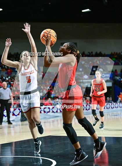 Thumbnail 1 in Nashville vs. Farmington (AAA 4A State Final) photogallery.