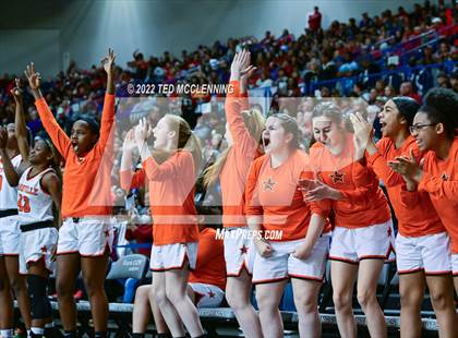 Thumbnail 1 in Nashville vs. Farmington (AAA 4A State Final) photogallery.