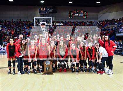 Thumbnail 1 in Nashville vs. Farmington (AAA 4A State Final) photogallery.
