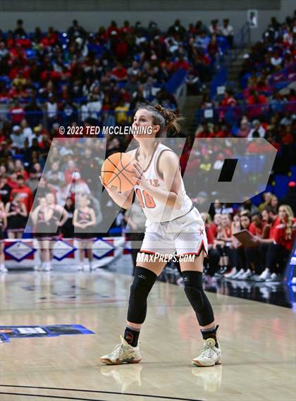 Thumbnail 1 in Nashville vs. Farmington (AAA 4A State Final) photogallery.