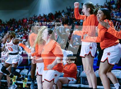 Thumbnail 2 in Nashville vs. Farmington (AAA 4A State Final) photogallery.