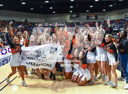 Thumbnail 2 in Nashville vs. Farmington (AAA 4A State Final) photogallery.