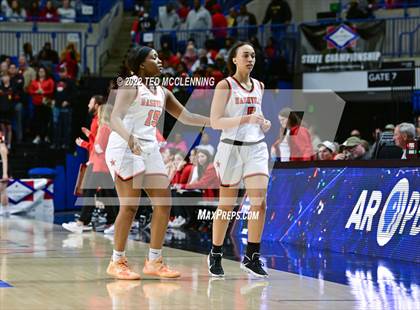 Thumbnail 2 in Nashville vs. Farmington (AAA 4A State Final) photogallery.