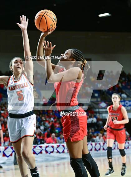 Thumbnail 2 in Nashville vs. Farmington (AAA 4A State Final) photogallery.