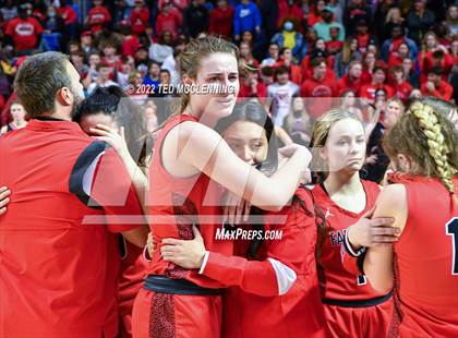 Thumbnail 2 in Nashville vs. Farmington (AAA 4A State Final) photogallery.