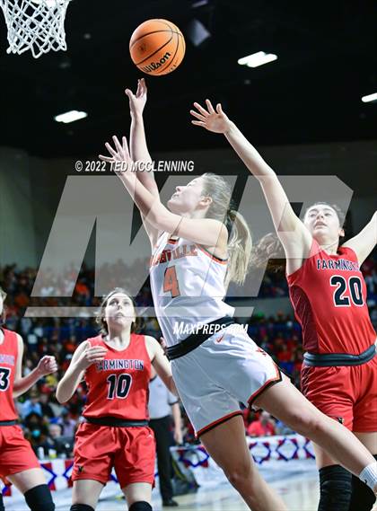 Thumbnail 3 in Nashville vs. Farmington (AAA 4A State Final) photogallery.
