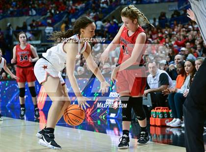 Thumbnail 3 in Nashville vs. Farmington (AAA 4A State Final) photogallery.