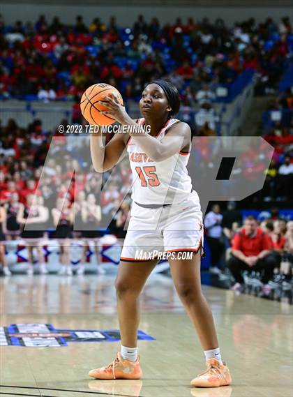 Thumbnail 2 in Nashville vs. Farmington (AAA 4A State Final) photogallery.