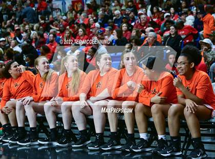 Thumbnail 1 in Nashville vs. Farmington (AAA 4A State Final) photogallery.